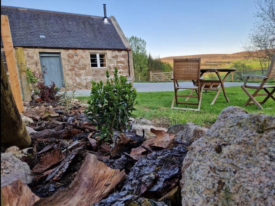 Beatshach Bothy - Speyside, Incredible Location! Apartman Dufftown Kültér fotó